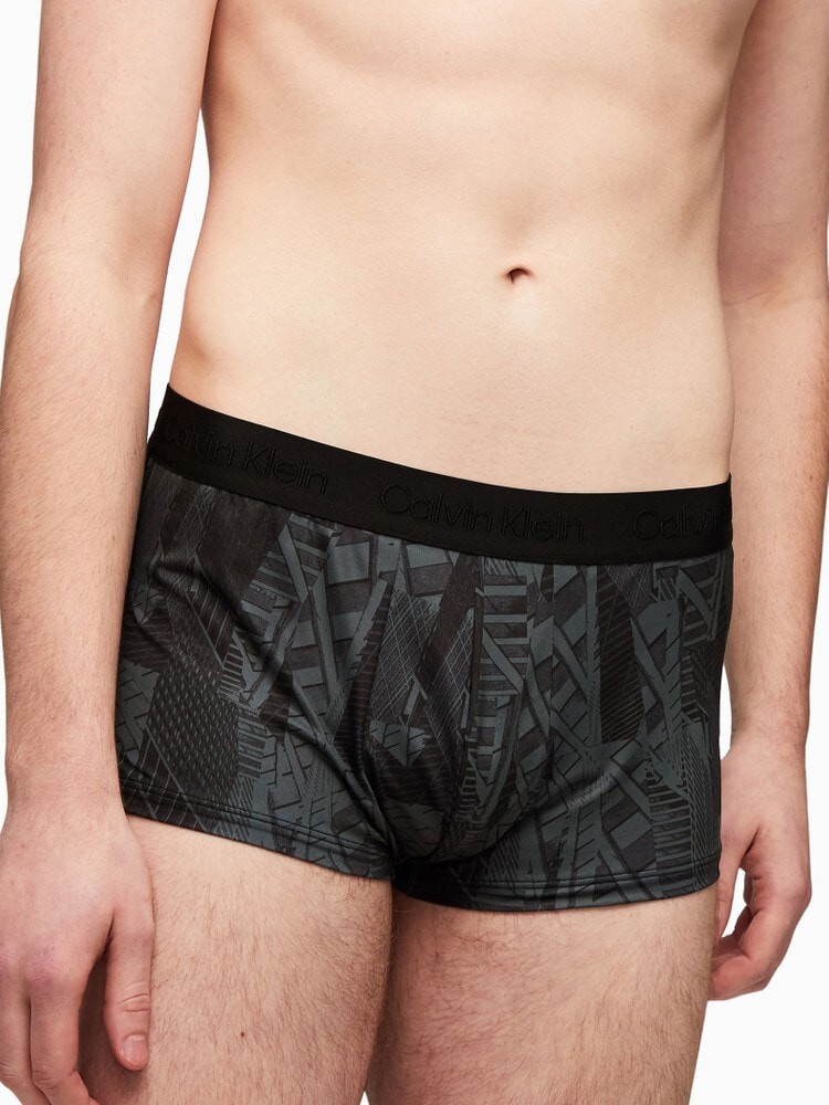 Calvin Klein Black Low Rise Trunk 000nb3734a Lwh New York Collage Print 4