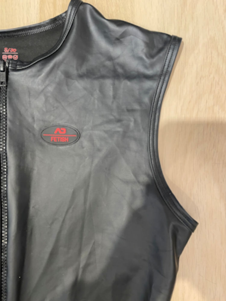 Addicted Fetish Front Zip Rub Body String