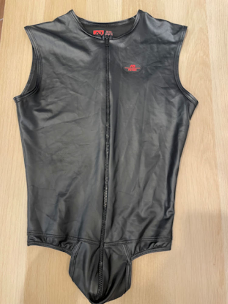 Addicted Fetish Front Zip Rub Body String