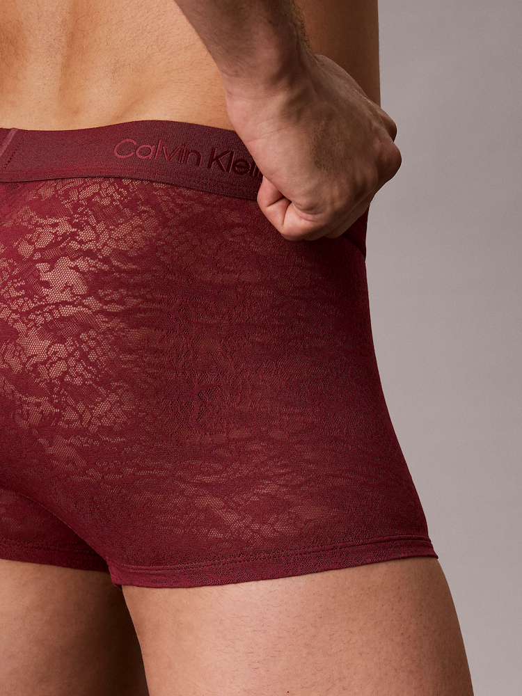 Calvin Klein Sculpt Lace Low Rise Trunk Lv00nb4633 4gj Established Red 2