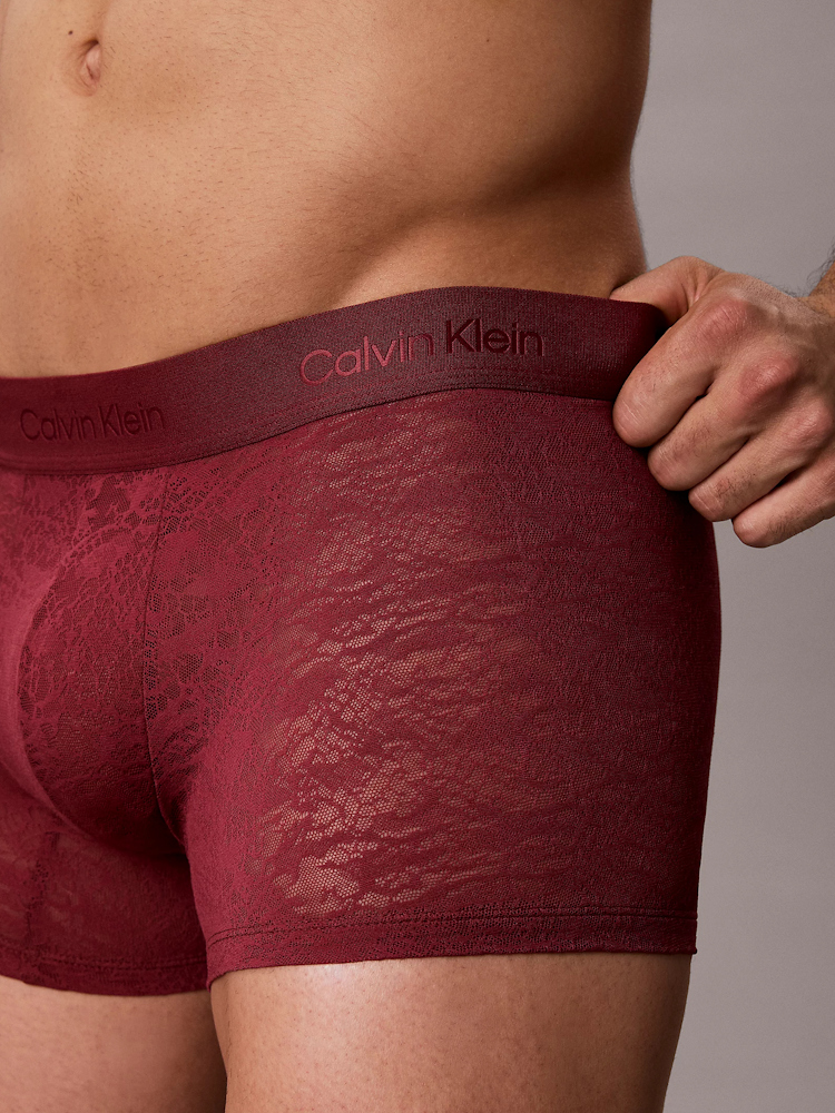 Calvin Klein Sculpt Lace Low Rise Trunk Lv00nb4633 4gj Established Red 4